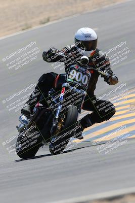 media/Apr-09-2023-SoCal Trackdays (Sun) [[333f347954]]/Turn 10 (115pm)/